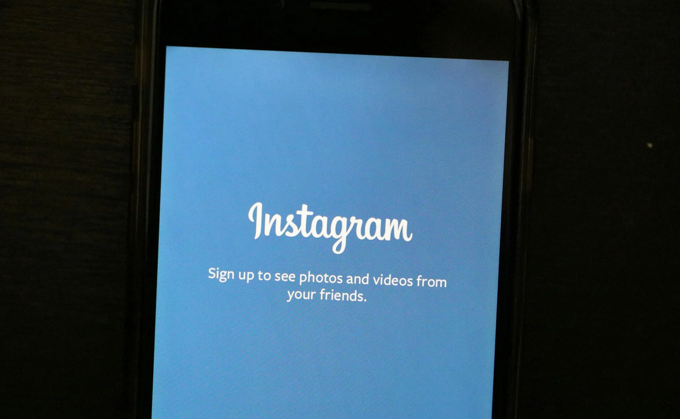 Instagram���\�I